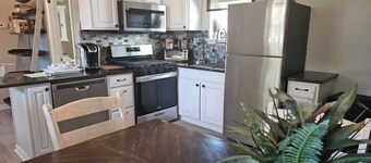 Heart of Dewey Beach! Perfect dog friendly apartment, close to the beach!