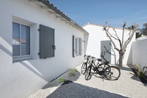 Property grounds - Comfortable villa for 12 with a pool (La Flotte)