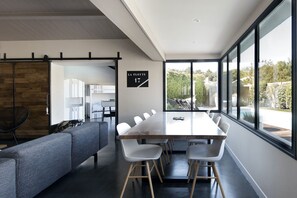 Dining - Comfortable villa for 12 with a pool (La Flotte)