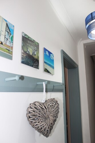 Spacious 3 bedroom house close to the beach