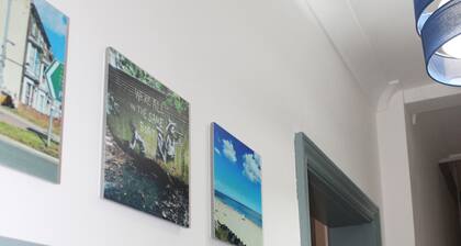 Spacious 3 bedroom house close to the beach