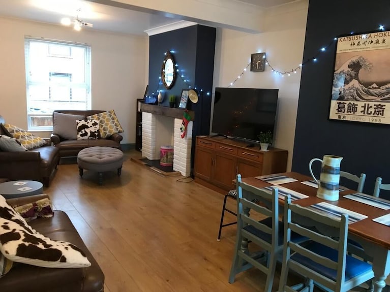 Spacious 3 Bedroom House Close To The Beach - Lowestoft