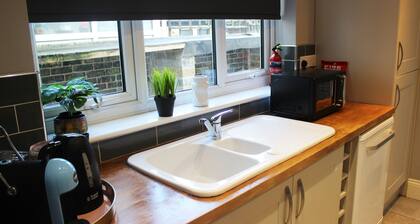 Spacious 3 bedroom house close to the beach