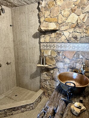 Shower, eco-friendly toiletries, hair dryer, bidet - Live the Ruca Apparment experience! Cozy and original (Tupungato)