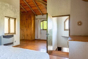 2 soverom, safe på rommet, skrivebord og strykejern/-brett