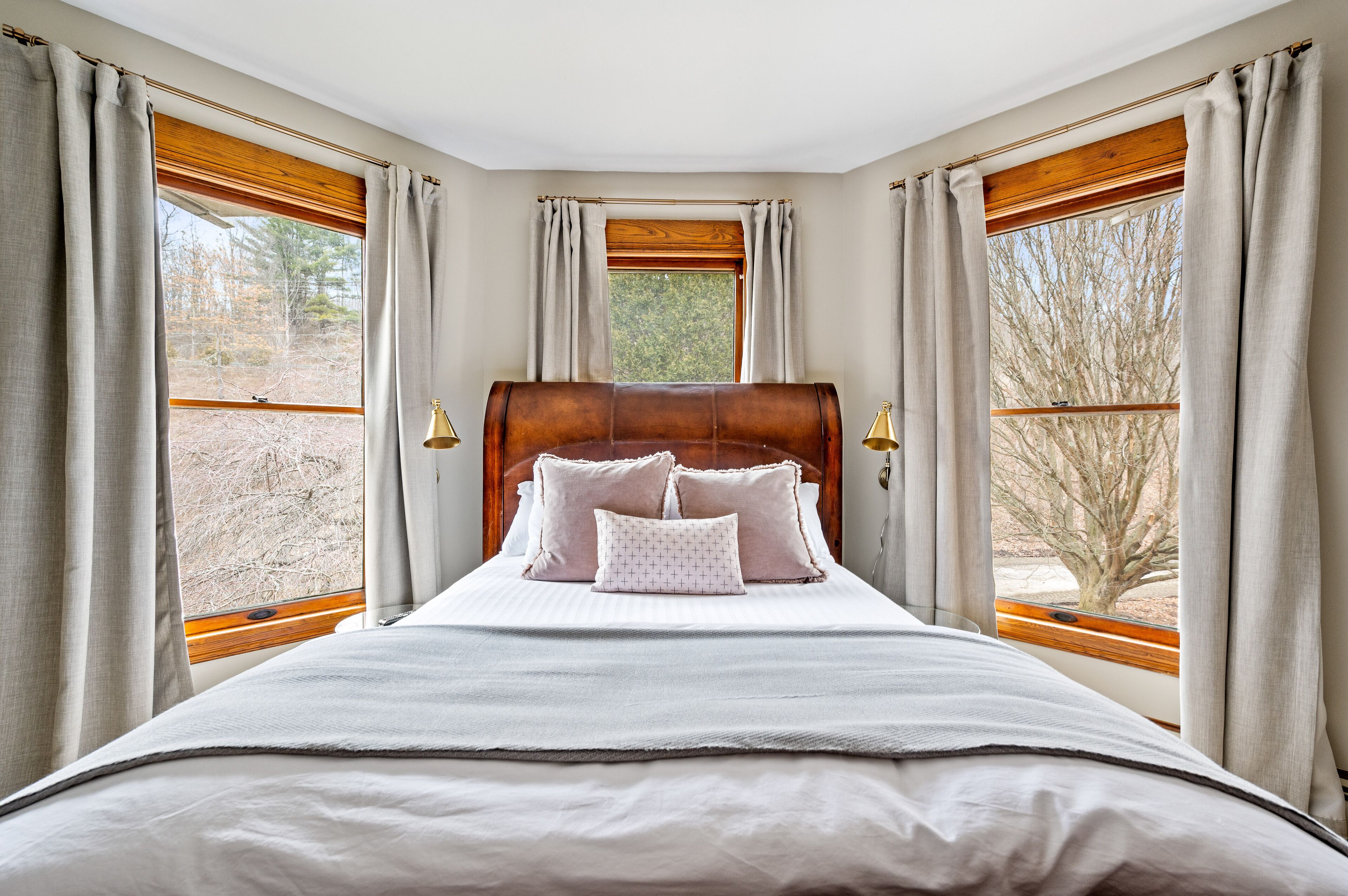 奢華客房, 1 張加大雙人床 | 摺床/加床 (收費)、免費 Wi-Fi、床單