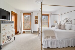 Luxury Room, 1 Queen Bed | Rollaway beds, free WiFi, bed sheets