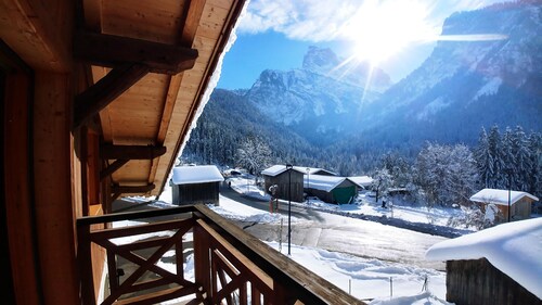 MAGNIFICENT CHALET Les Laouchets - 4 double bedrooms - 3 bathrooms 