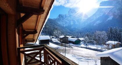 MAGNIFICENT CHALET Les Laouchets - 4 double bedrooms - 3 bathrooms