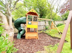 Children’s area - Beautiful Cottage by the Coast (VENTNOR)