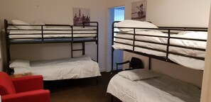 3 bedrooms, iron/ironing board, travel crib, WiFi - The Den, Coves House (Wolsingham)