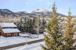 Property grounds - Spacious 2-bed Moose Xing townhome in Frisco, CO with mountain views, sleeps 6 guests! (Frisco)