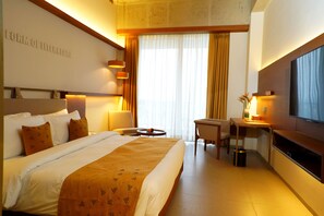Camera Premium | Minibar, una cassaforte in camera, una scrivania, postazione laptop