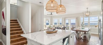 Book for Fall! Private Pool! Gulf Views! Sundeck and Balconies! Pet-Friendly!