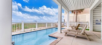 Available for Summer Stays! Private Pool! Gulf Views! Sundeck and Balconies! Pet-Friendly!