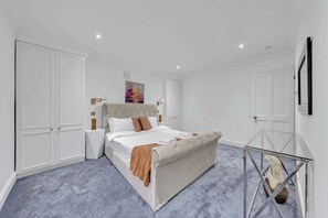 Unclassified image, 5 of 34, button