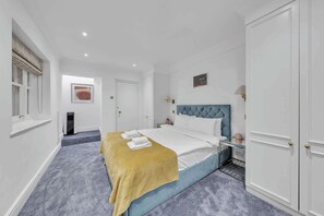 3 bedrooms, desk, iron/ironing board, WiFi
