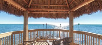 Toes in the Sand - 2 Bedroom Condo Sleeps 4