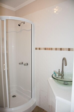 Family Apartment, 2 Bedrooms, Balcony, Sea View | Bathroom - Morne SeaView Apartments (Castries)