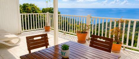 Grand-Maisonette, 2 Schlafzimmer, Balkon, Meerblick | Terrasse/Patio
