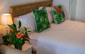 Individually furnished, blackout drapes, soundproofing - Morne SeaView Apartments (Castries)