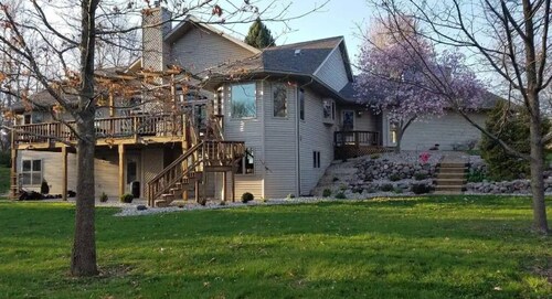 Spacious Waterfront Home With Private Party Area