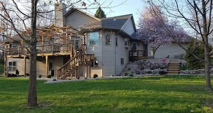 Spacious Waterfront Home With Private Party Area