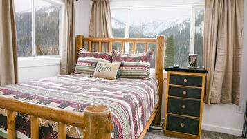 3 bedrooms, iron/ironing board, travel cot, free WiFi