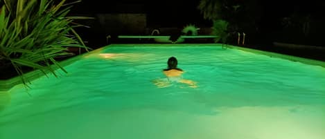 Piscine extérieure, piscine chauffée