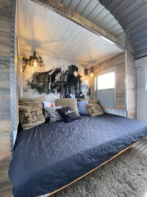 2 bedrooms, desk, iron/ironing board, free WiFi