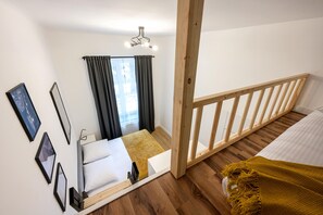 1 bedroom, laptop workspace, iron/ironing board, cribs/infant beds - Native Apartments Paulińska 20 Deluxe (Kraków)