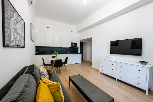 Departamento | Sala de estar | Smart TV de 42 pulgadas con canales digitales 