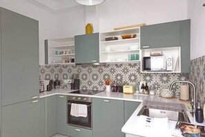Fridge, microwave, oven, stovetop