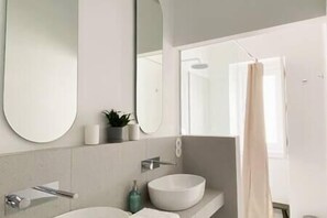 Hair dryer, towels