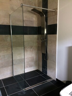 Hair dryer, soap, toilet paper - Wellness and relaxation with Icelandic sauna & massages (Wunsiedel)