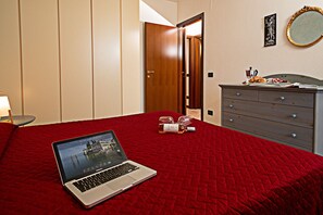 2 habitaciones, tabla de planchar con plancha y wifi gratis 
