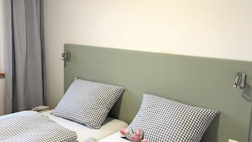 Ropa de cama de alta calidad, cubrecamas y escritorio