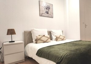 8 chambres, fer et planche Ă repasser, lit parapluie, Wi-Fi