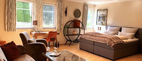 1 slaapkamer, een bureau, reisbedje, gratis wifi