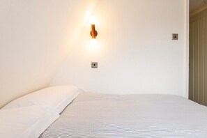 1 bedroom, memory foam beds, iron/ironing board, free WiFi