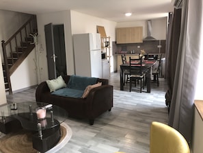 Comfort House | Living area | 93-cm Smart TV with digital channels, TV, offices