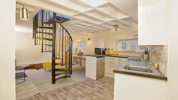 Fridge, microwave, oven, dishwasher