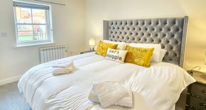 Cosy flat in the Town Centre - Pass the Keys