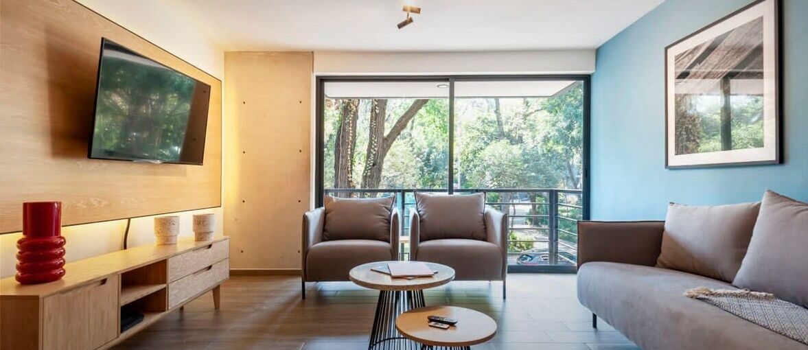 テレビ、書斎 / ワークスペース