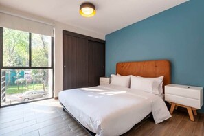 2 bedrooms, iron/ironing board, travel cot, WiFi