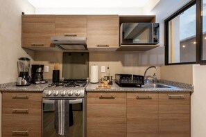 Fridge, microwave, oven, stovetop