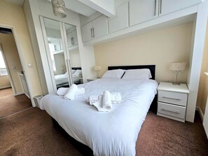 4 chambres, fer et planche à repasser, accès au Wi-Fi (inclus)