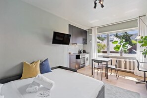 Schreibtisch, Bügeleisen/Bügelbrett, WLAN, Bettwäsche