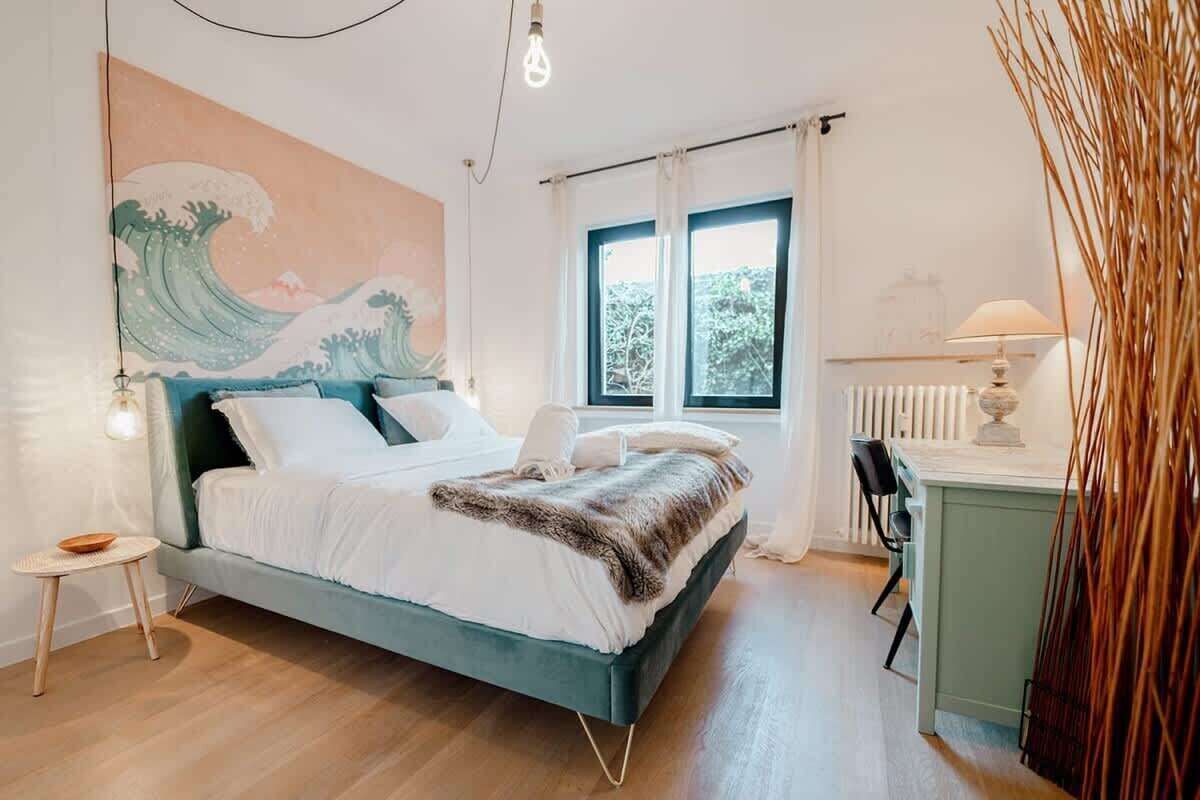 2 bedrooms, desk, iron/ironing board, WiFi