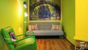 Junior Studio Suite | Minibar, free WiFi, bed sheets